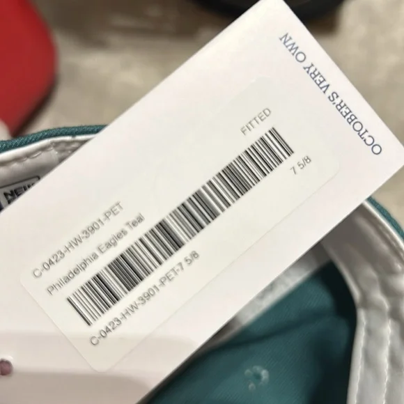 NWT - OVO Philadelphia eagles fitted - Picture 5 of 6